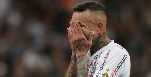 A Fiel fez a parte dela e lotou a Arena. Todos acreditavam em uma vitória e a classificação do Timão contra o Guaraní pela Pré-Libertadores.